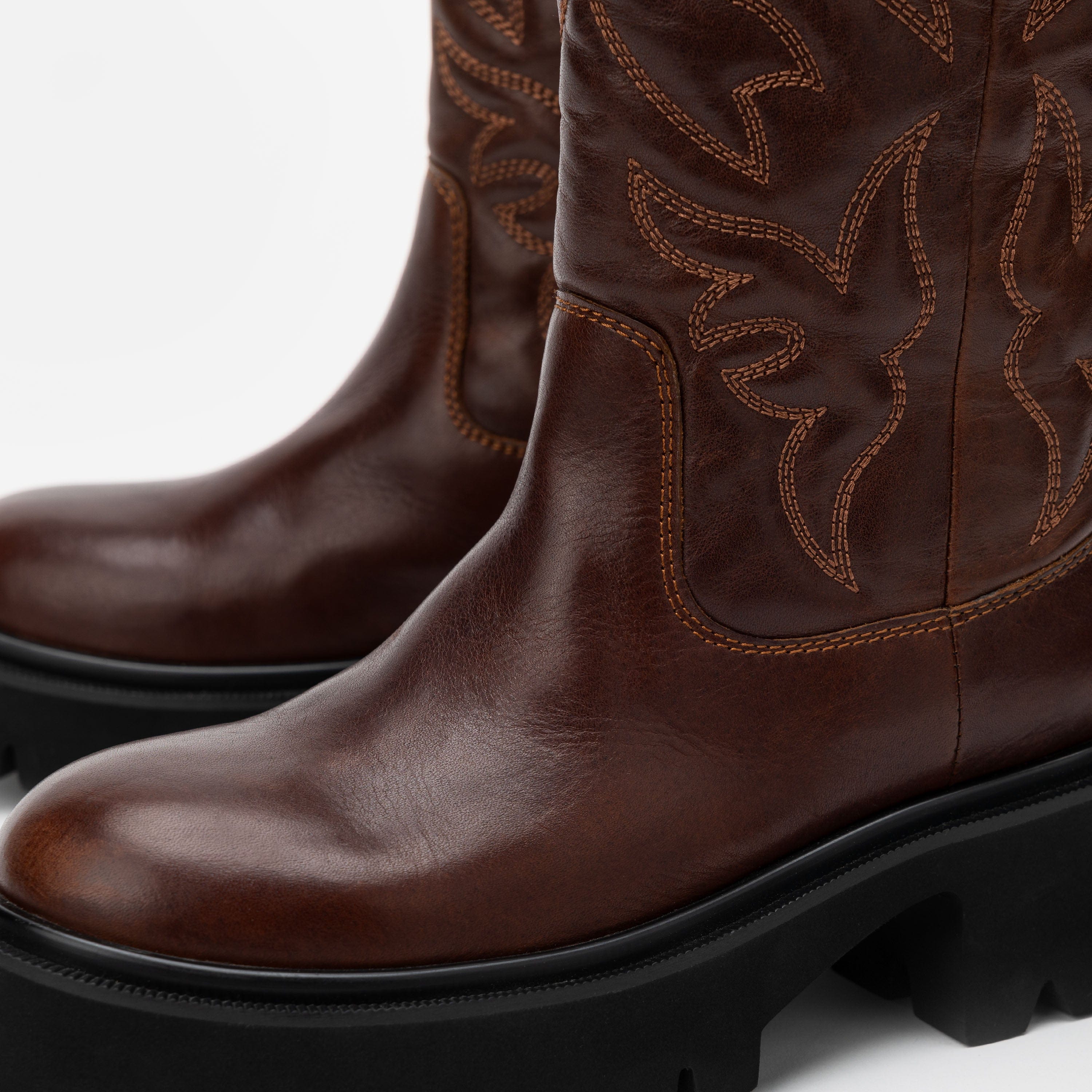 Daisy Chocolate Leather Lug Cowgirl Boots - Image 3